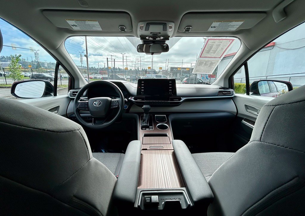 Certified 2024 Toyota Sienna LE AWD/4WD image 20