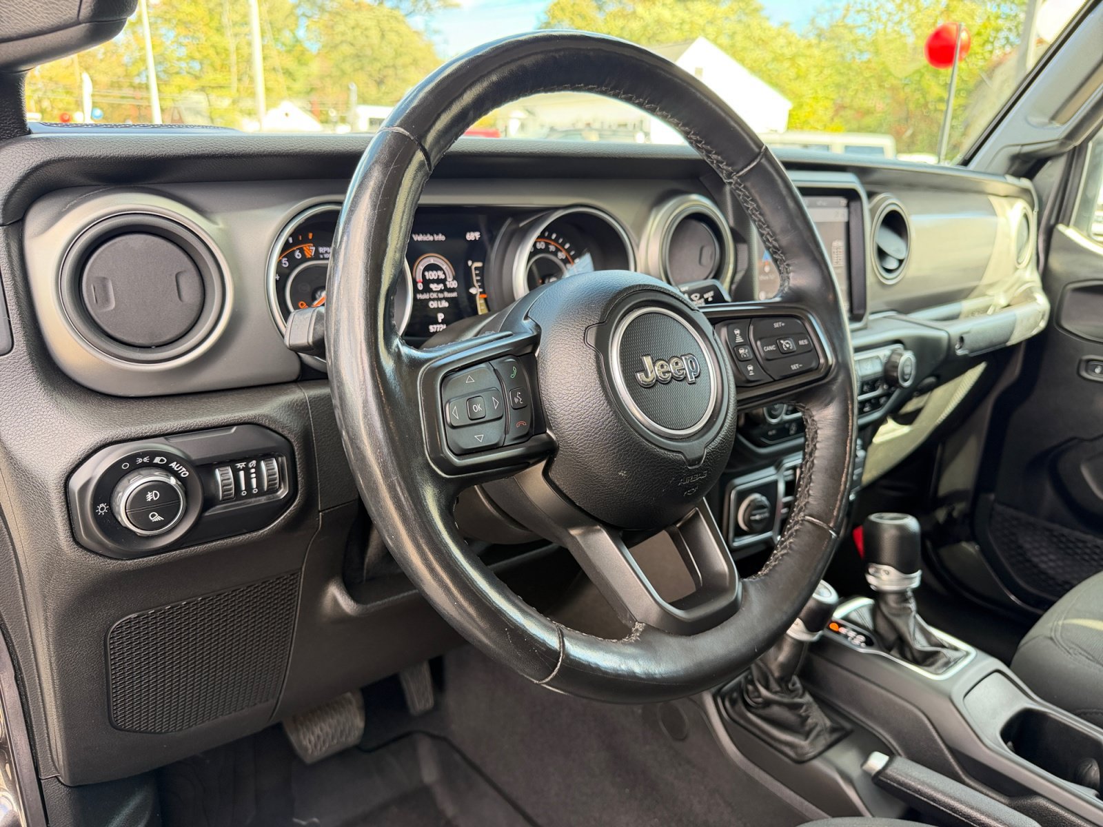 Used 2021 Jeep Gladiator Sport AWD/4WD image 18