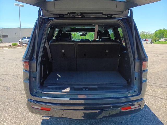 Used 2023 Jeep Wagoneer Series II AWD/4WD image 33