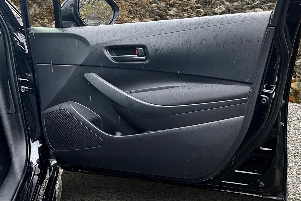 Used 2025 Toyota Corolla LE image 22