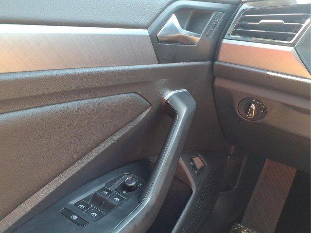 Certified 2024 Volkswagen Jetta SE FWD image 23