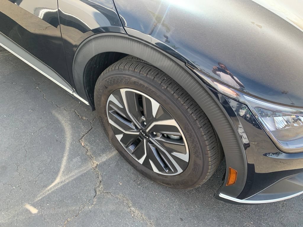 Certified 2024 Kia EV6 Light RWD image 5
