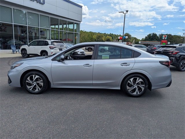 Used 2025 Subaru Legacy Premium image 5