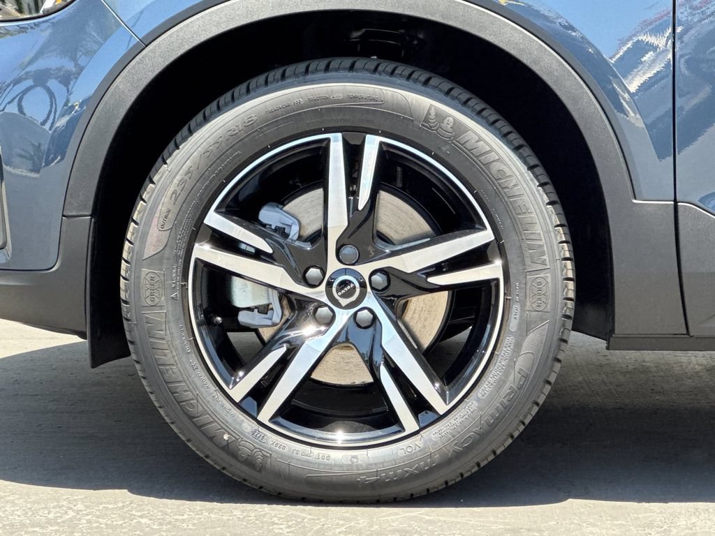 New 2026 Volvo XC40 B5 Core w/ Protection Package Premier AWD/4WD image 25