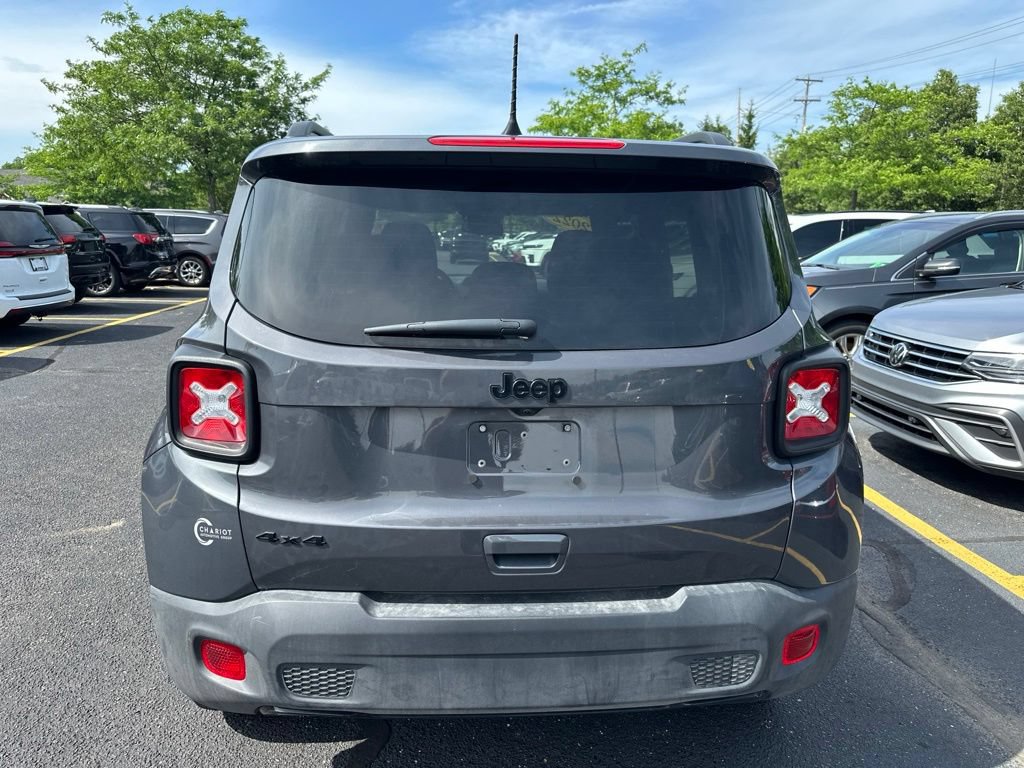 Certified 2022 Jeep Renegade Altitude w/ Sun/Sound Group AWD/4WD image 8