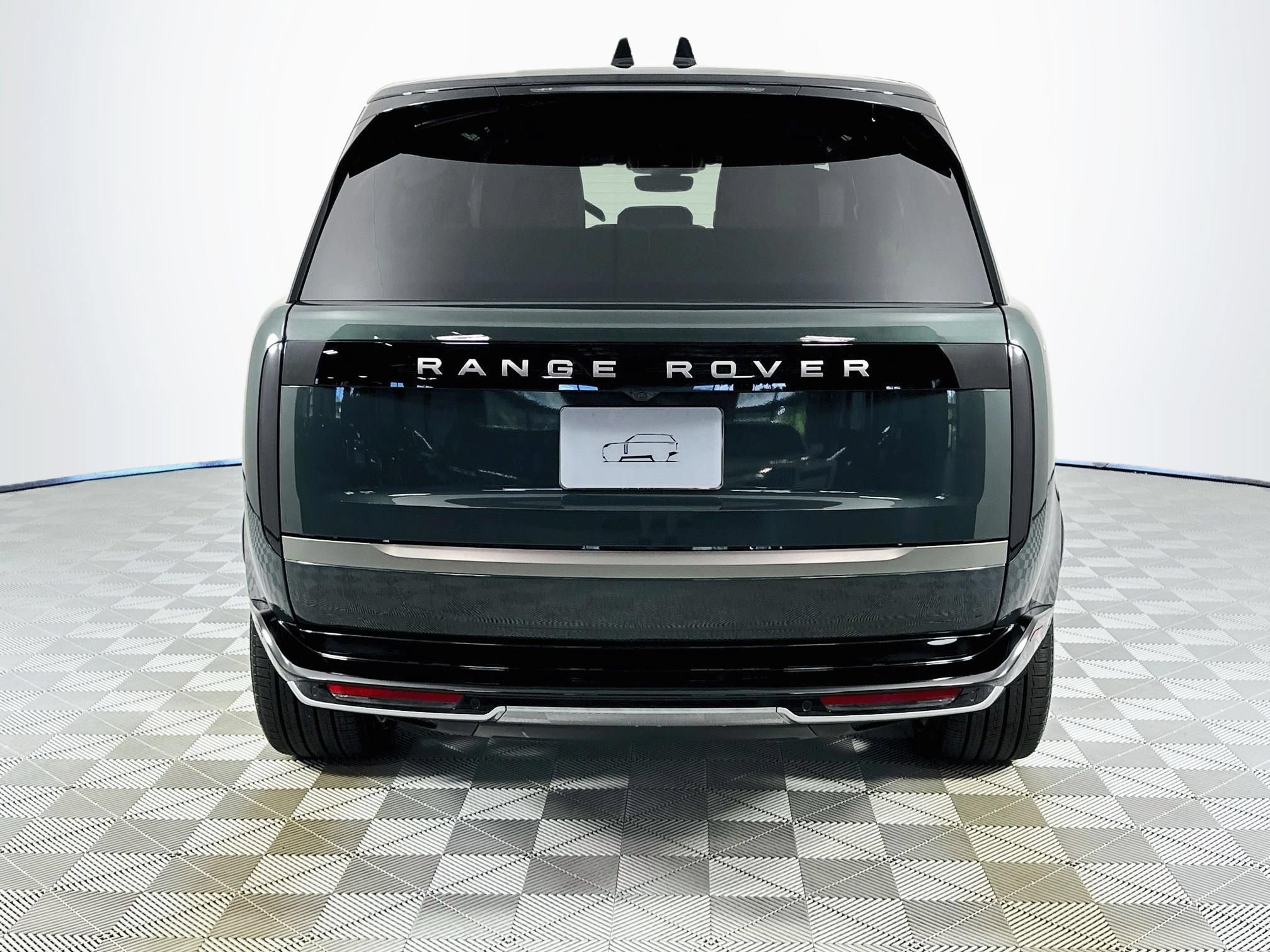 New 2027 Land Rover Range Rover Long Wheelbase SE AWD/4WD image 6