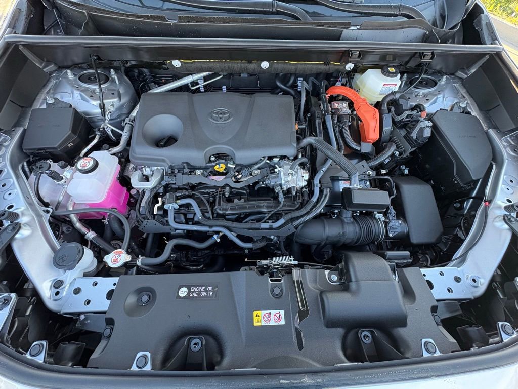 Used 2025 Toyota RAV4 LE image 38