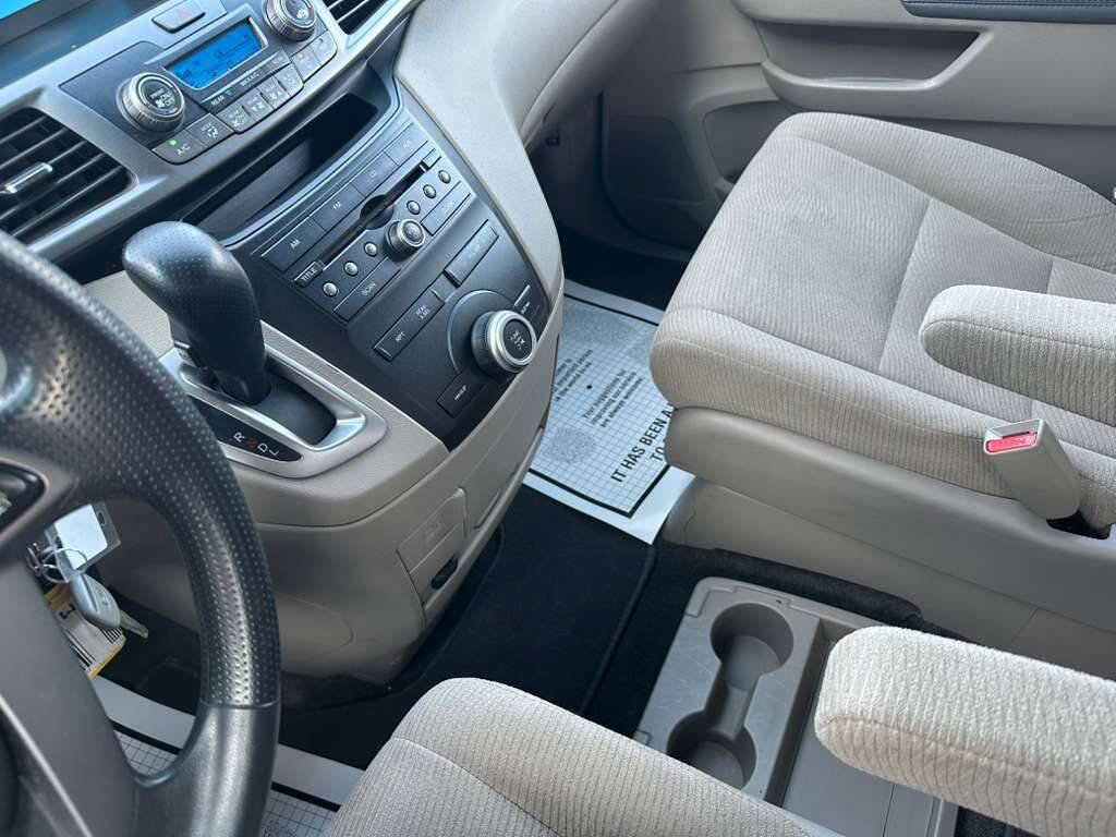 Used 2012 Honda Odyssey LX image 19