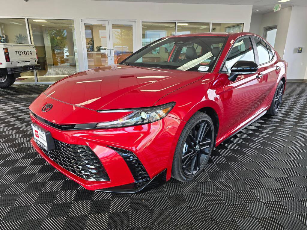 Used 2026 Toyota Camry Hybrid image 7