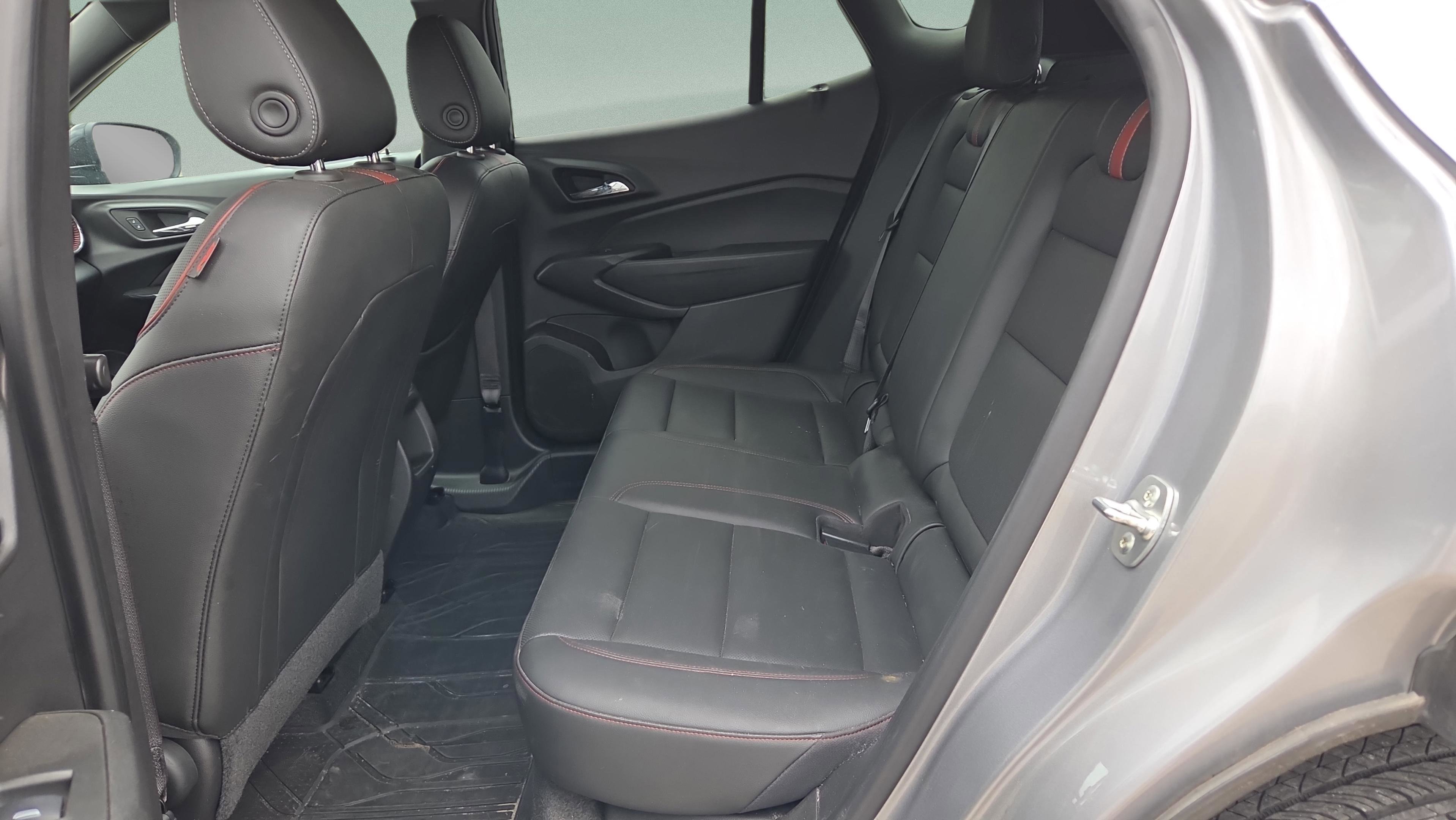 Used 2025 Chevrolet Trax RS w/ Driver Confidence Package FWD image 10