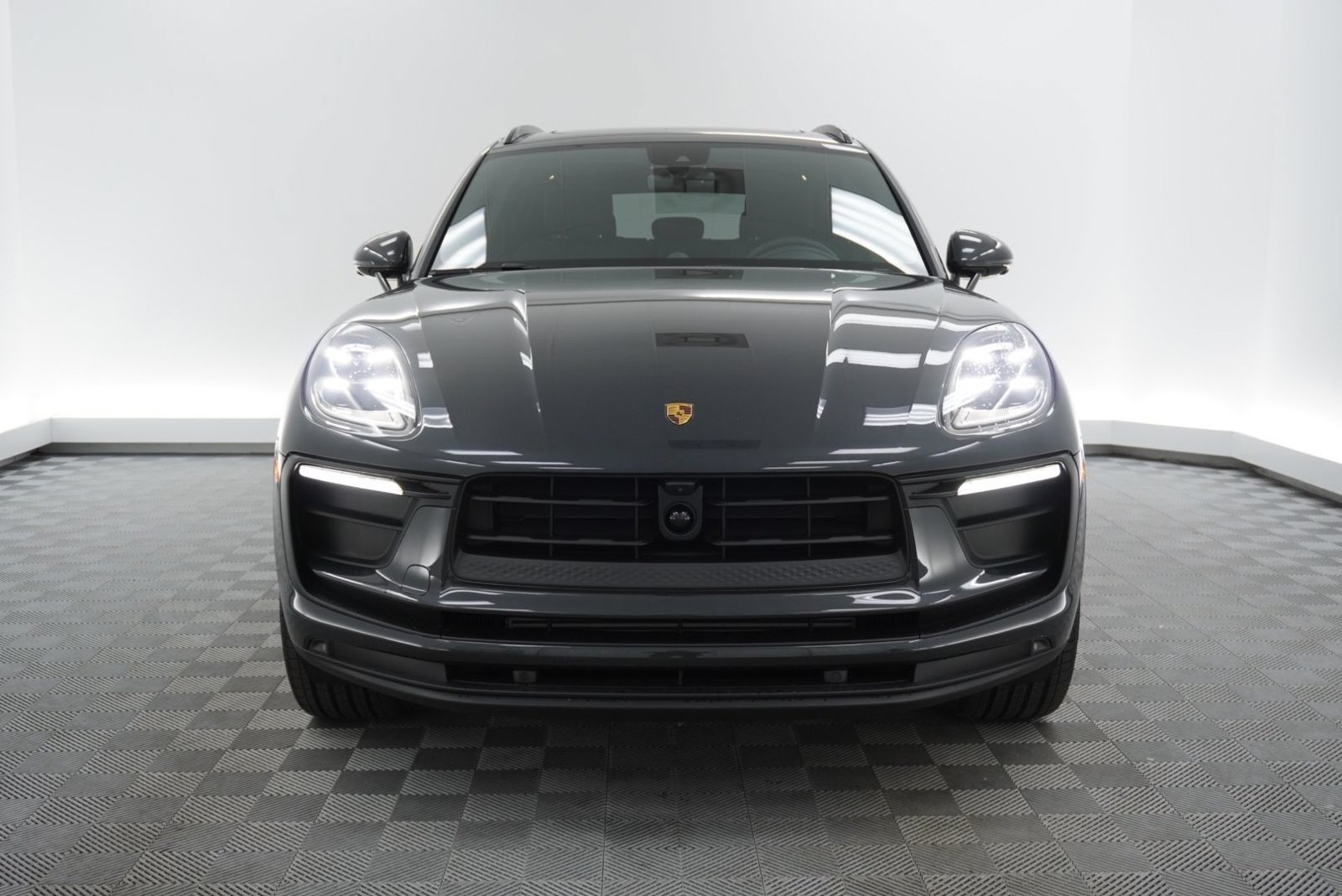 New 2026 Porsche Macan AWD/4WD image 7