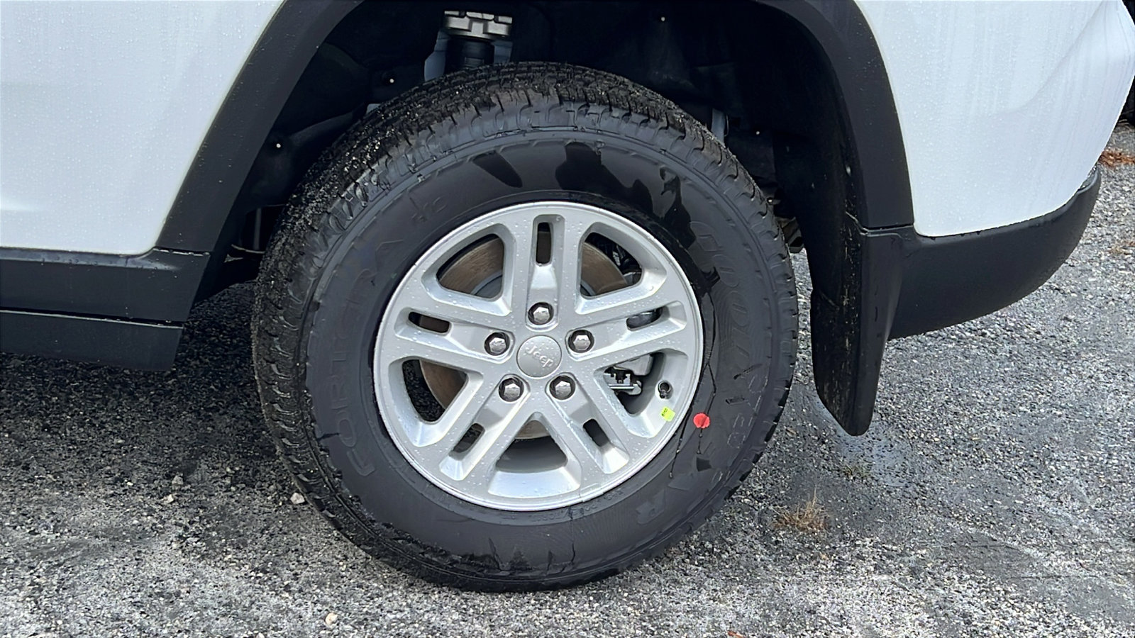 New 2025 Jeep Grand Cherokee Laredo image 12