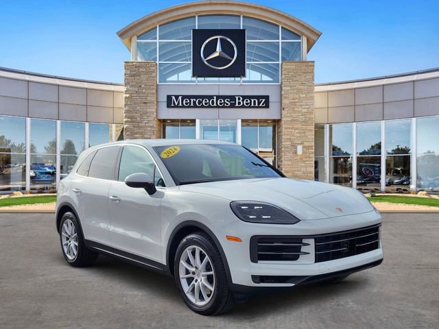 Used 2024 Porsche Cayenne image 6