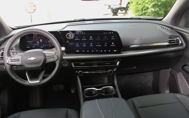 Used 2026 Chevrolet Traverse LT w/ Driver Confidence Package AWD/4WD image 36