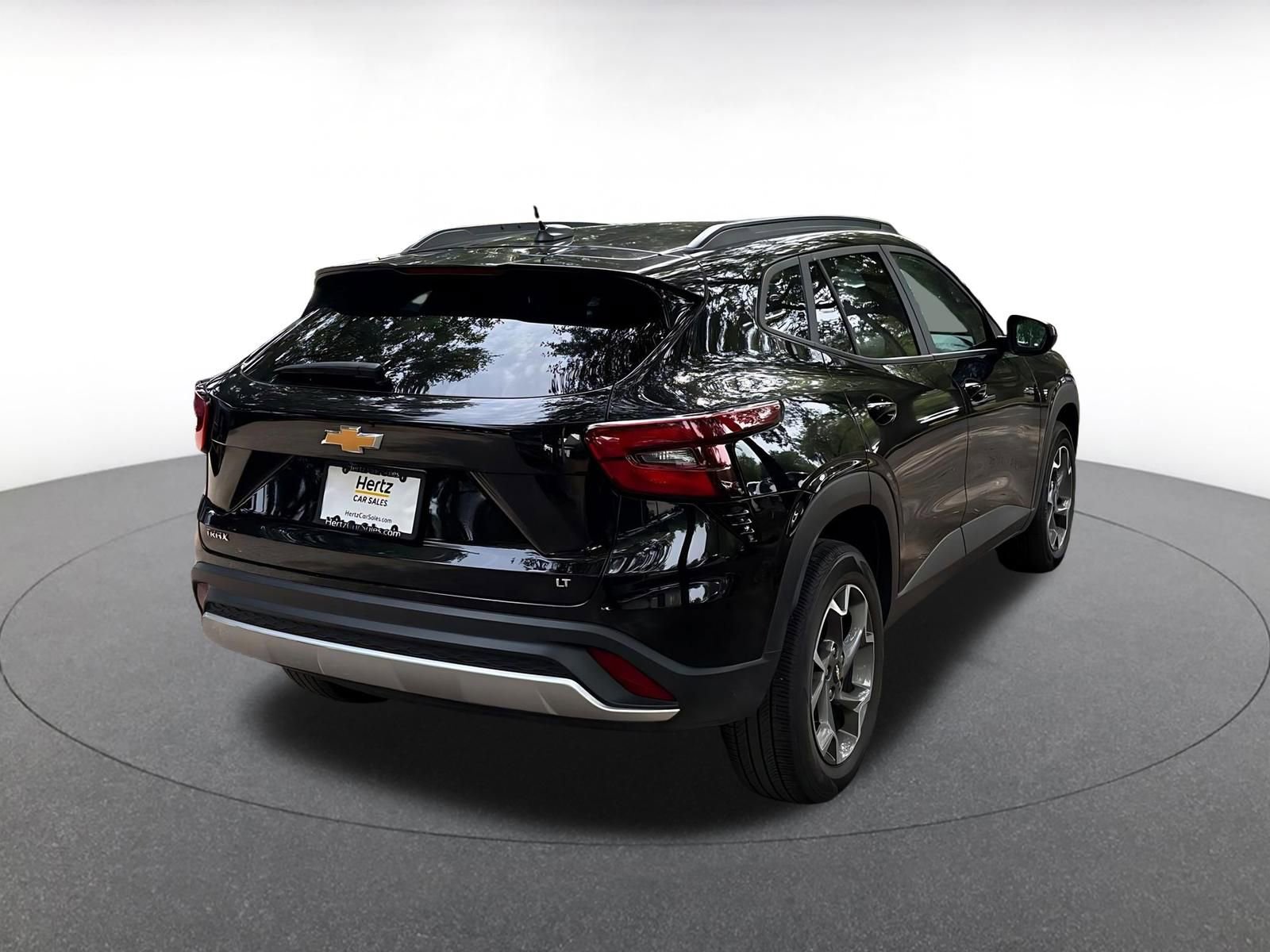 Used 2025 Chevrolet Trax LT w/ LT Convenience Package FWD image 7