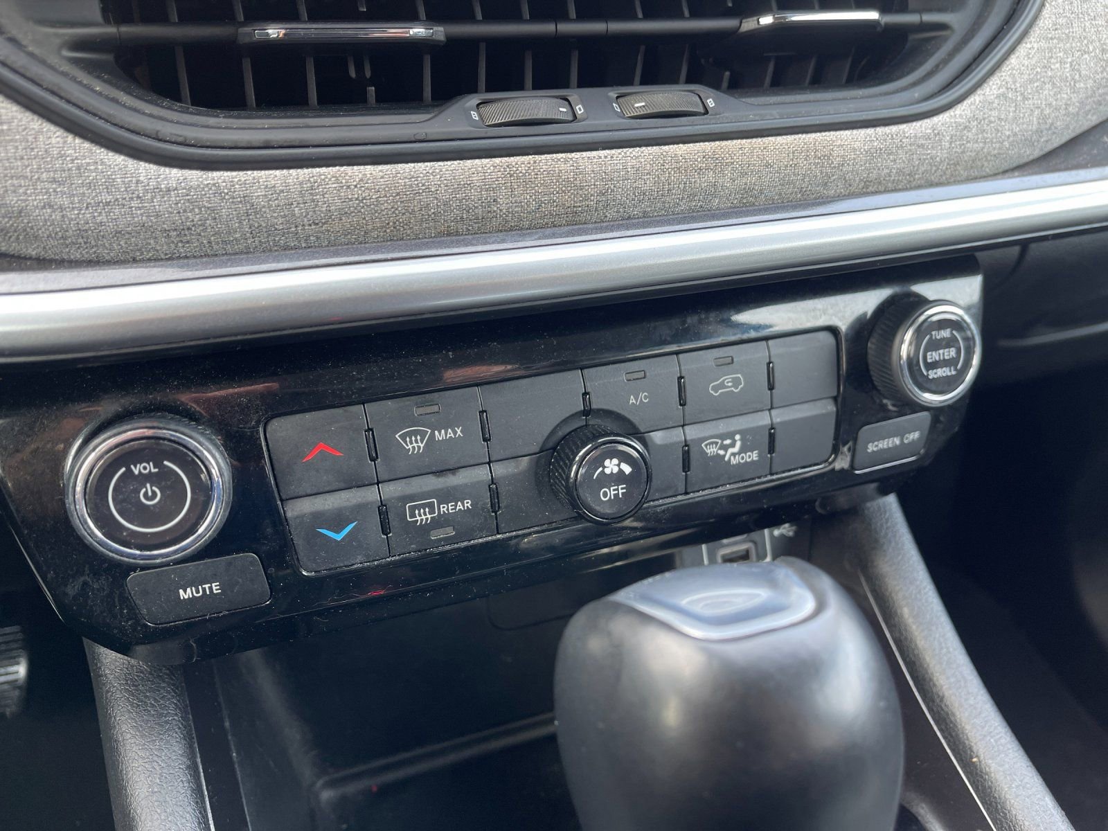 Used 2022 Jeep Compass Latitude image 22