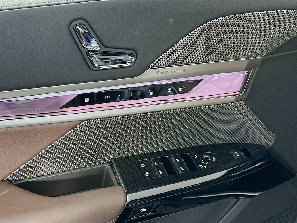 New 2026 BMW 750e xDrive w/ Executive Package image 20