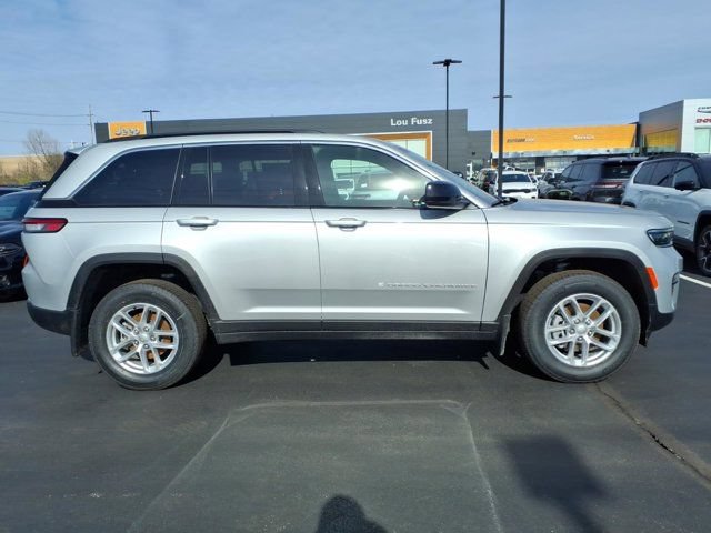 New 2026 Jeep Grand Cherokee Laredo X AWD/4WD image 19