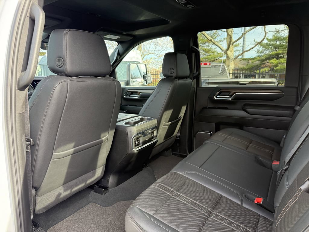 Used 2024 Chevrolet Silverado 3500 High Country w/ Technology Package image 33