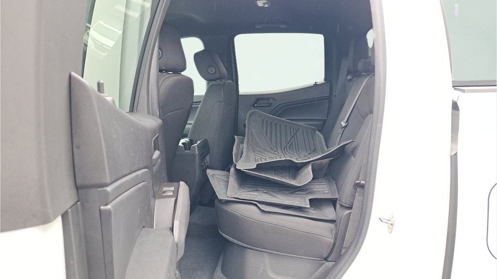 Used 2023 Chevrolet Colorado Trail Boss w/ Technology Package AWD/4WD image 12