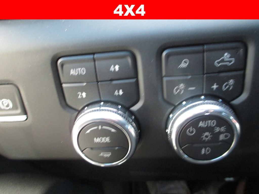 Used 2026 GMC Sierra 2500 AT4 w/ AT4 Premium Plus Package AWD/4WD image 32