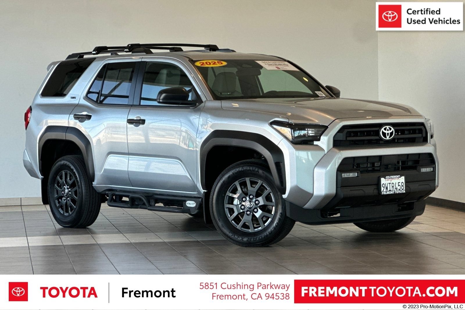 Certified 2025 Toyota 4Runner SR5 AWD/4WD image 1