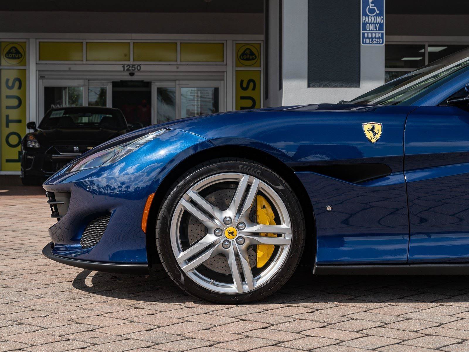 Used 2019 Ferrari Portofino RWD image 9