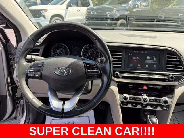 Used 2020 Hyundai Elantra Limited FWD image 17