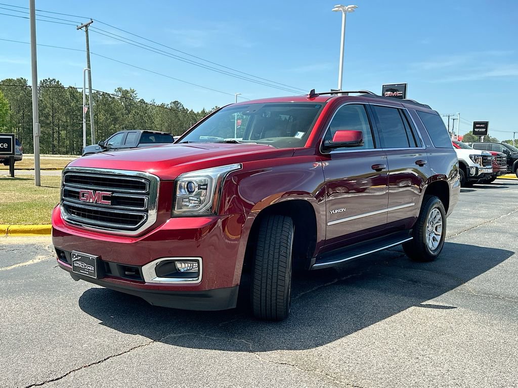 Used 2017 GMC Yukon SLT image 2