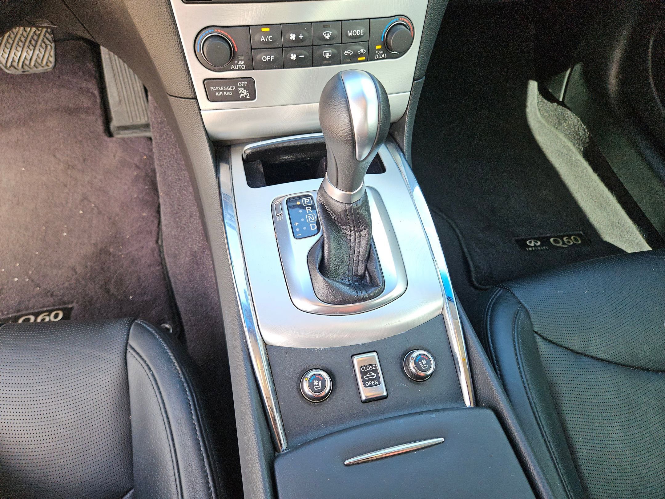 Used 2014 INFINITI Q60 Convertible w/ Premium Package RWD image 19