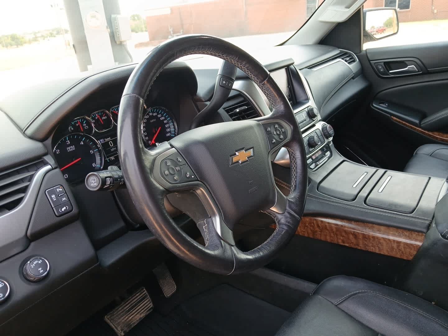 Used 2018 Chevrolet Suburban Premier AWD/4WD image 18