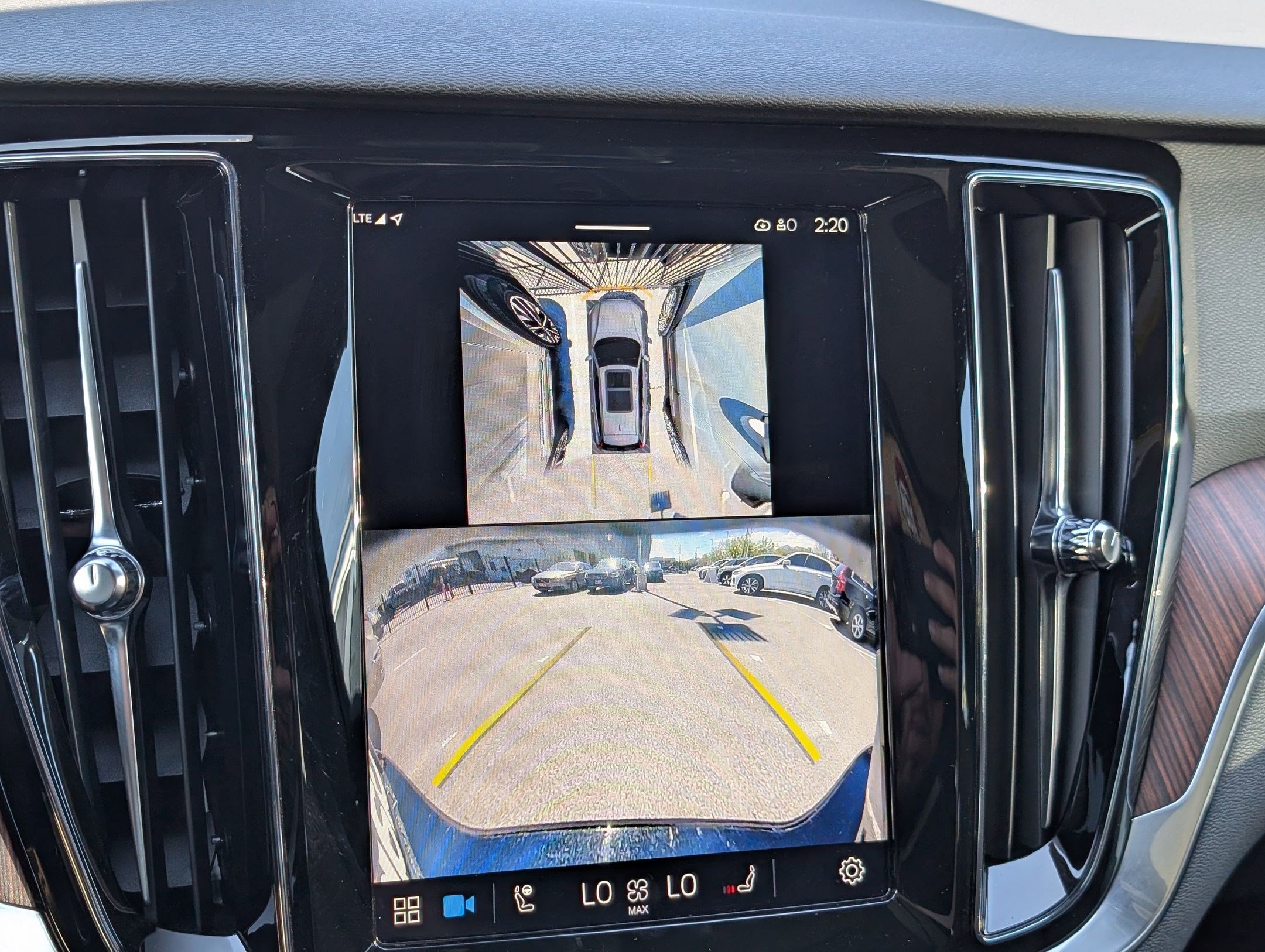 Used 2025 Volvo V60 B5 Cross Country Plus image 22