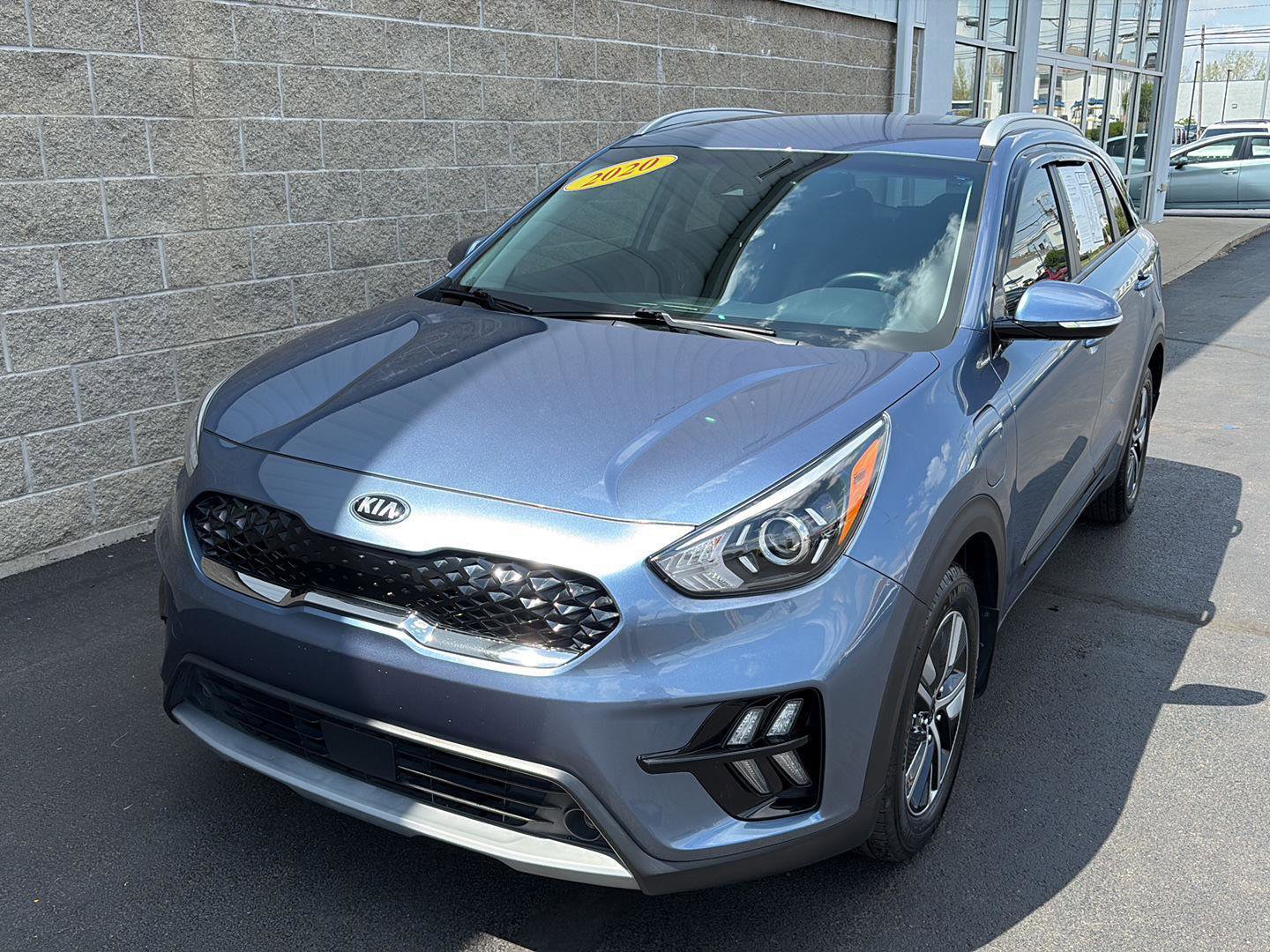 Used 2020 Kia Niro EX FWD image 40