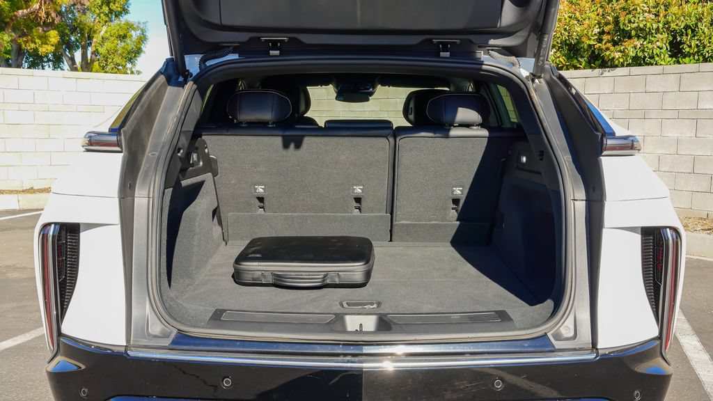 Certified 2024 Cadillac Lyriq Luxury RWD image 9