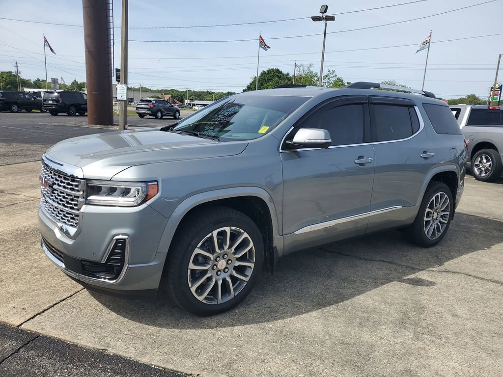 Used 2023 GMC Acadia Denali w/ Denali Ultimate Package FWD image 2