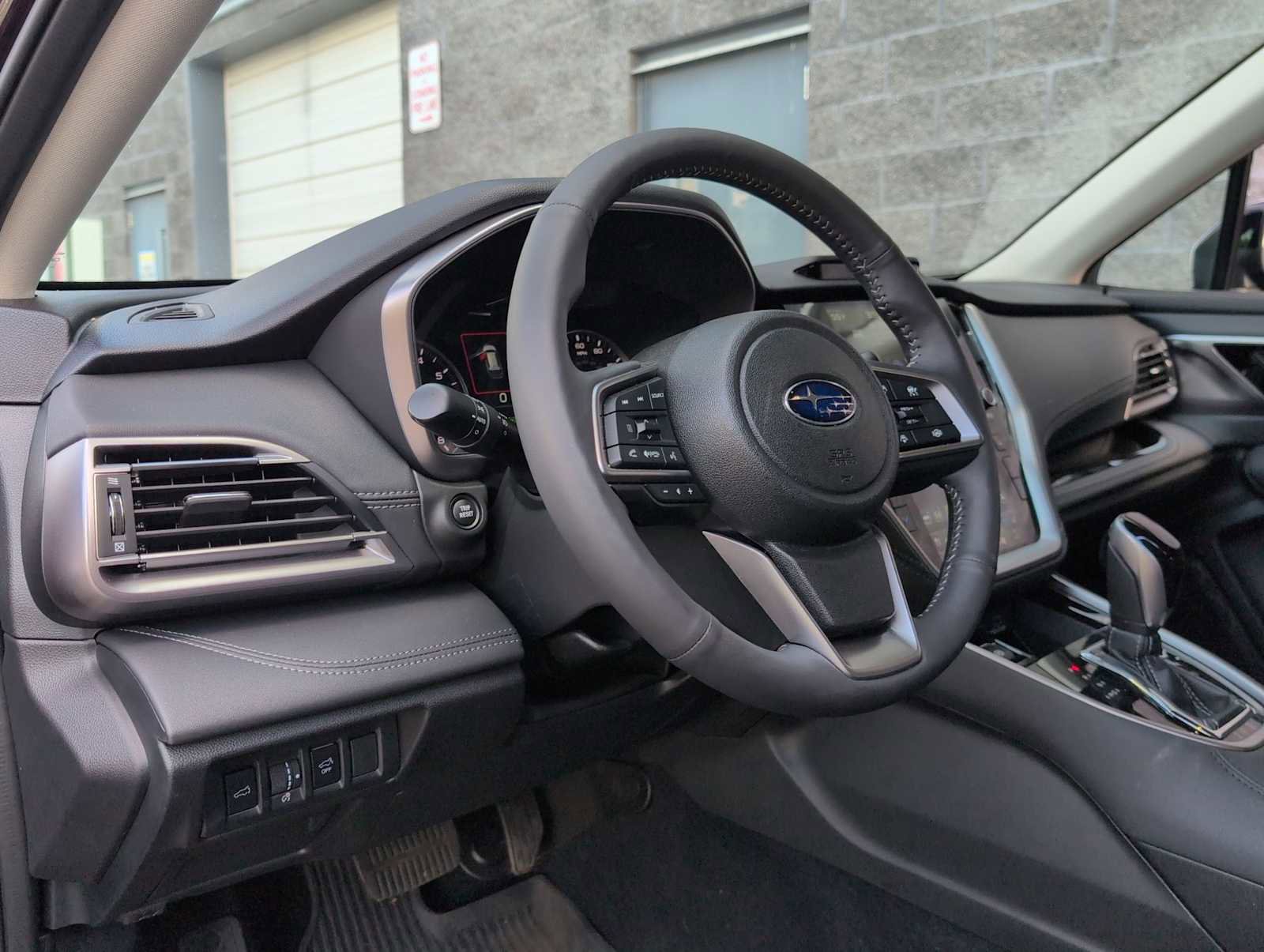 Used 2025 Subaru Outback Touring XT AWD/4WD image 10