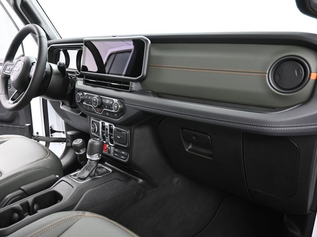 Used 2025 Jeep Gladiator Mojave w/ Convenience Group image 26