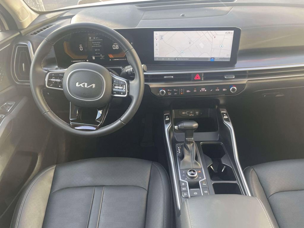 Used 2025 Kia Sorento S w/ Panoramic Sunroof Package image 11