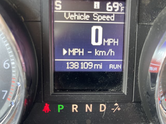 Used 2016 Chrysler Town & Country Touring w/ Driver Convenience Group FWD image 9