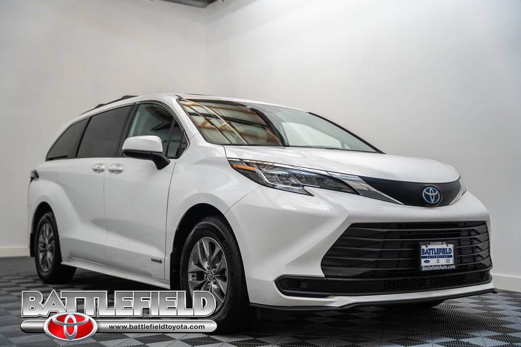 Used 2021 Toyota Sienna LE w/ LE Plus Package