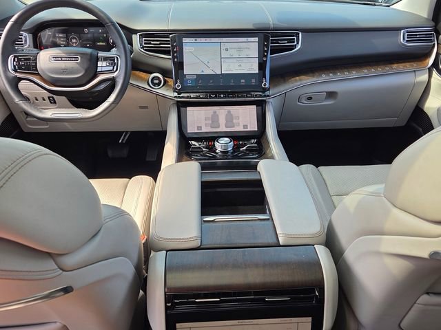 Used 2023 Jeep Grand Wagoneer 4WD w/ Flexible Seating Group image 8