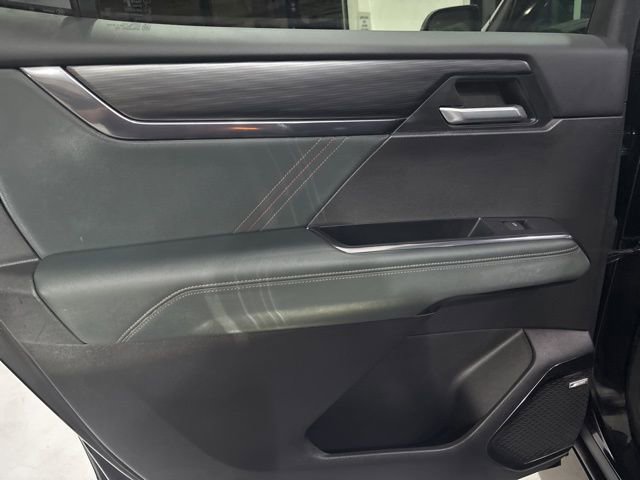 Used 2024 GMC Acadia AT4 w/ Luxury Package image 27