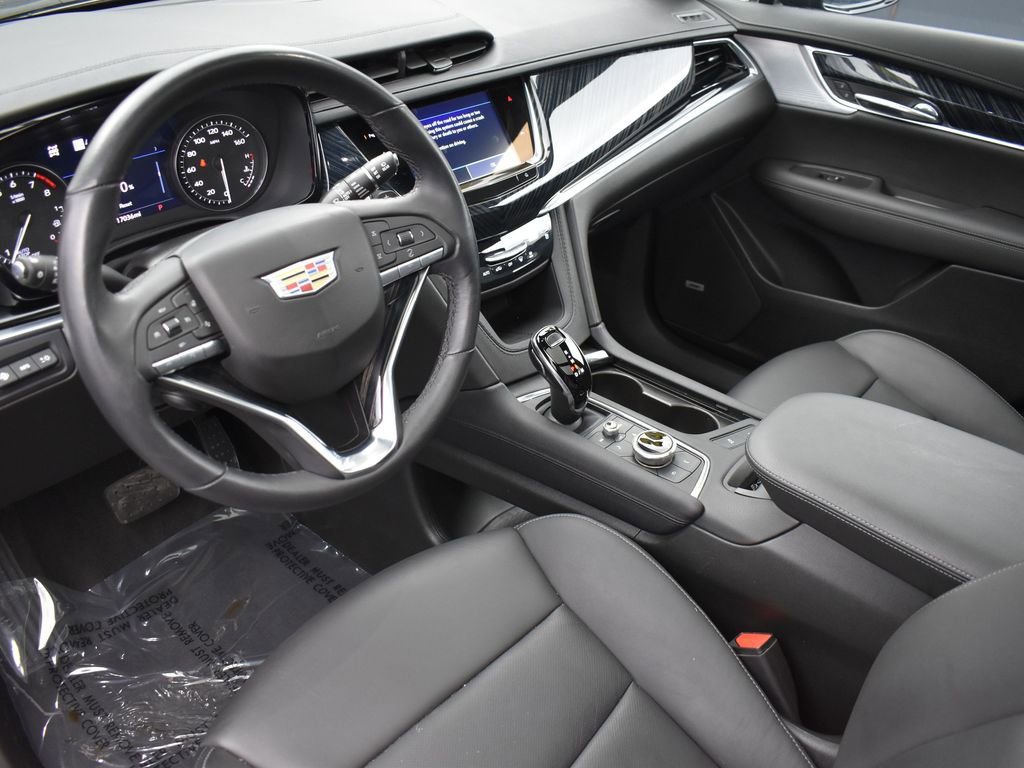 Used 2024 Cadillac XT6 Premium Luxury w/ Technology Package image 12