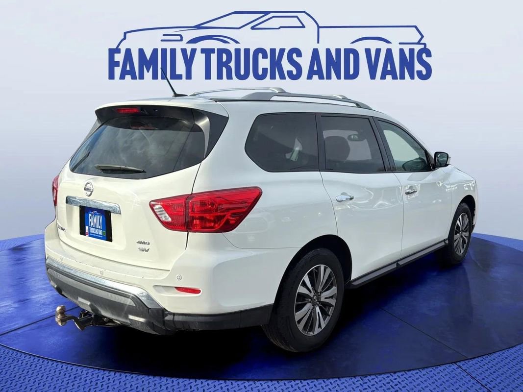 Used 2017 Nissan Pathfinder SV image 5