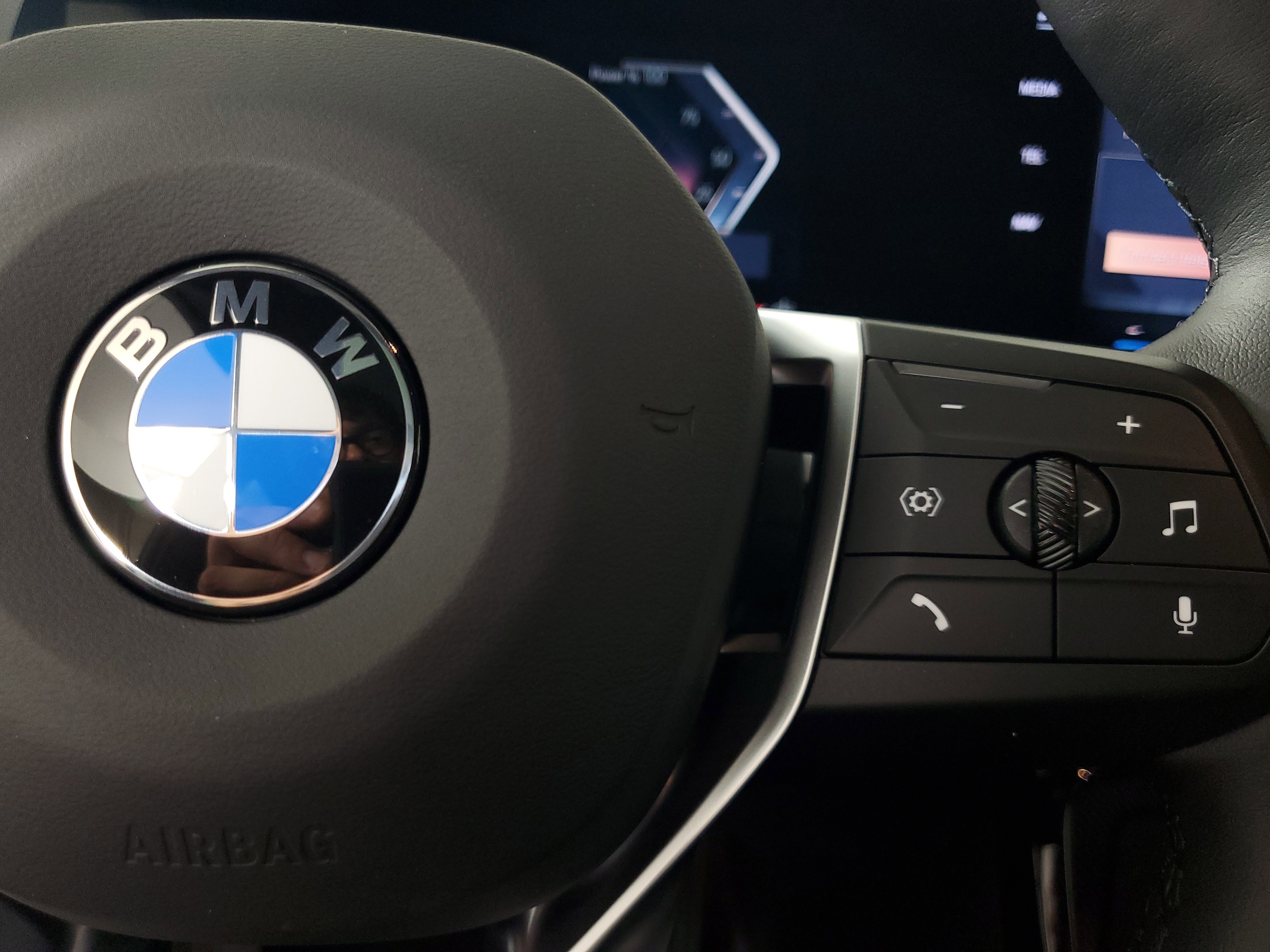 New 2025 BMW X1 xDrive28i w/ Technology Package AWD/4WD image 15