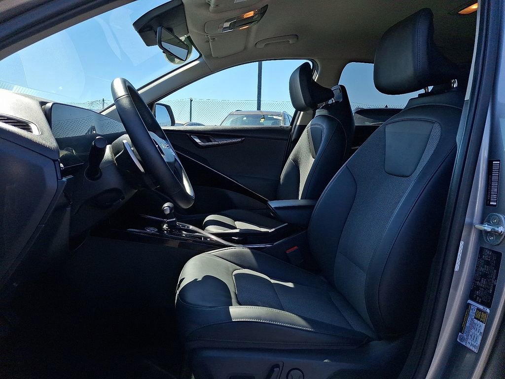Certified 2023 Kia Niro EX FWD image 14