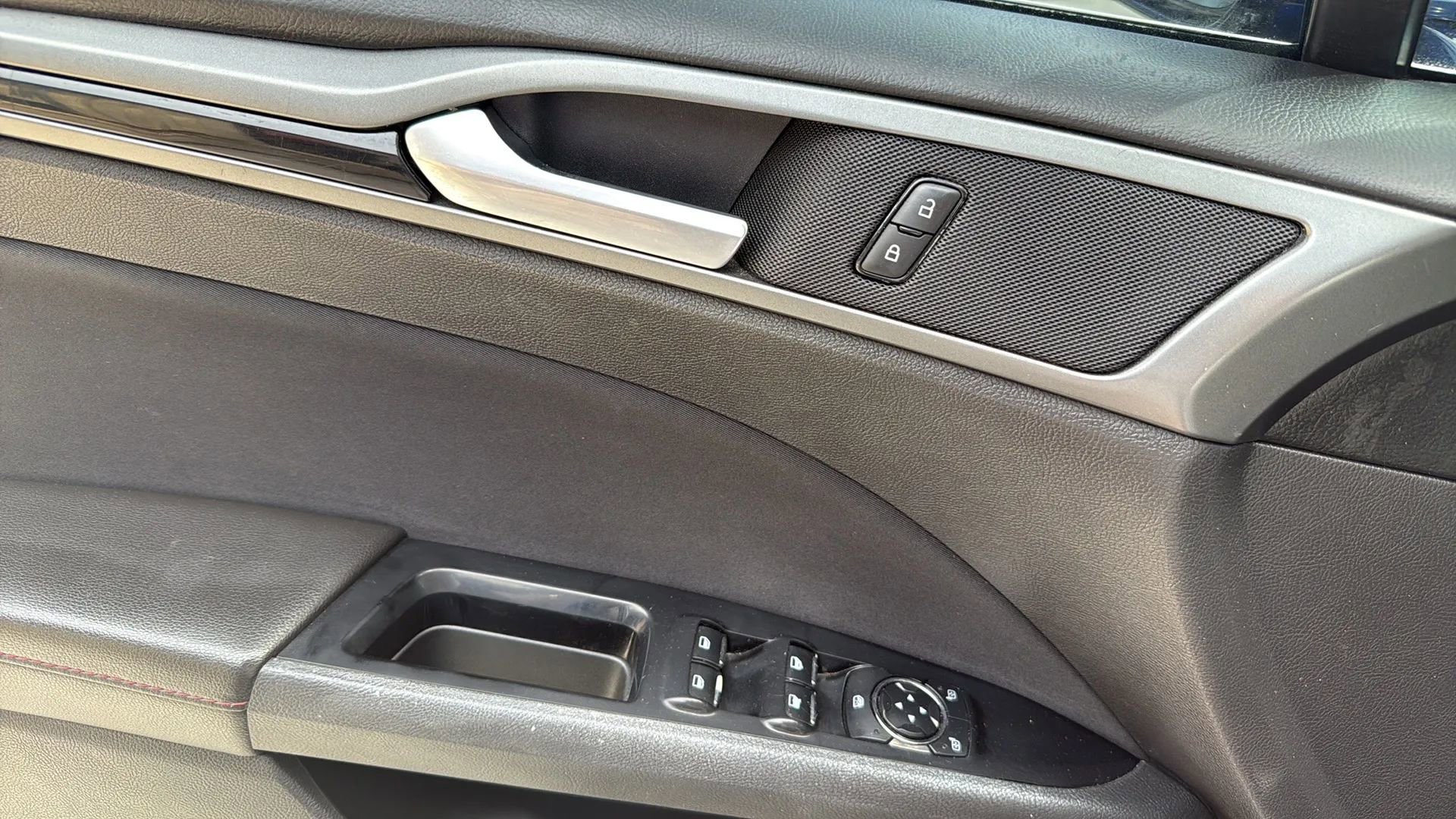 Used 2013 Ford Fusion SE FWD image 37