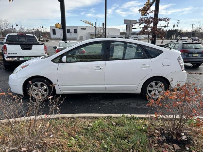 Used 2005 Toyota Prius w/ Pkg 6 FWD image 5