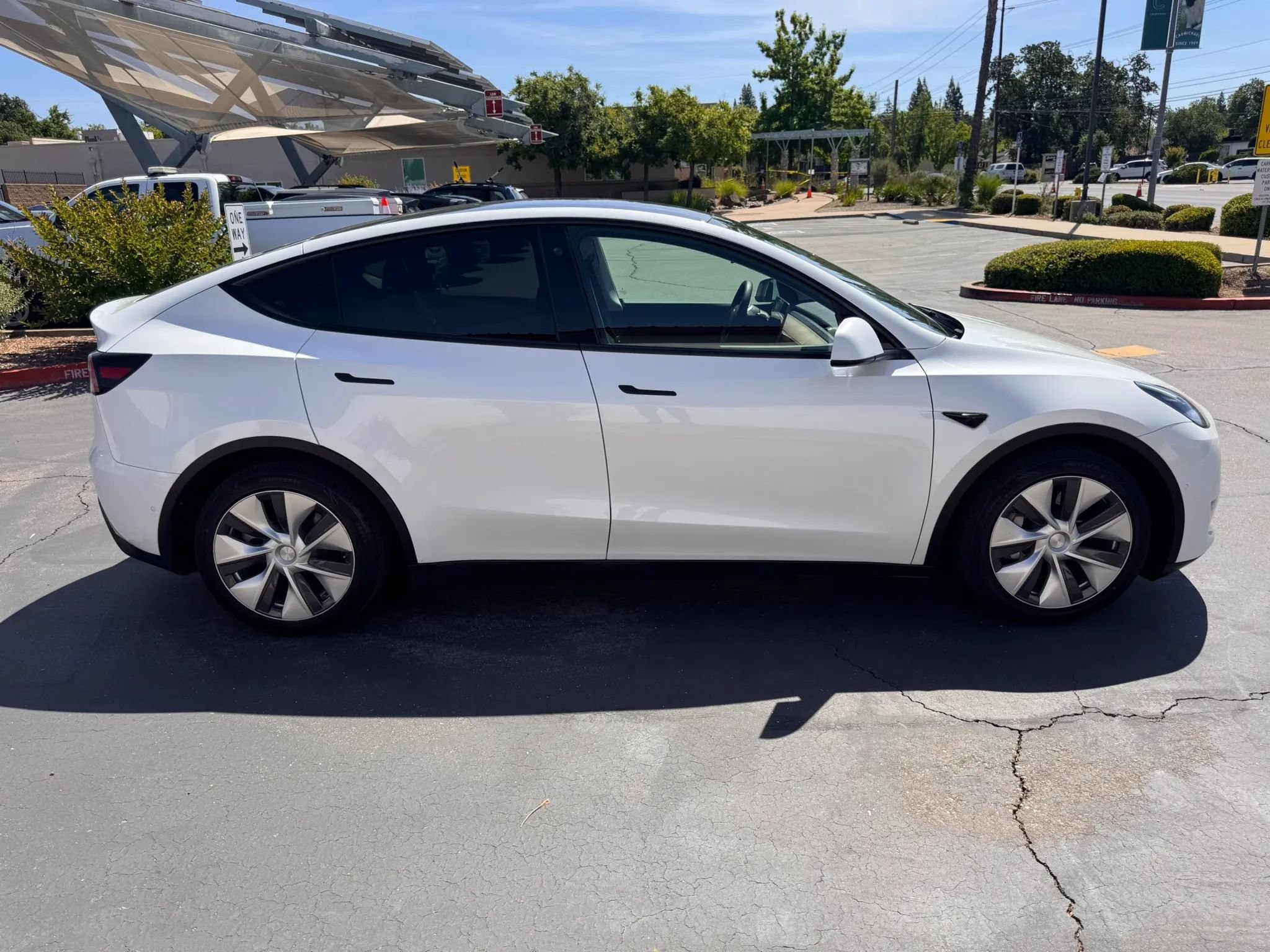 Used 2021 Tesla Model Y Long Range AWD/4WD image 7