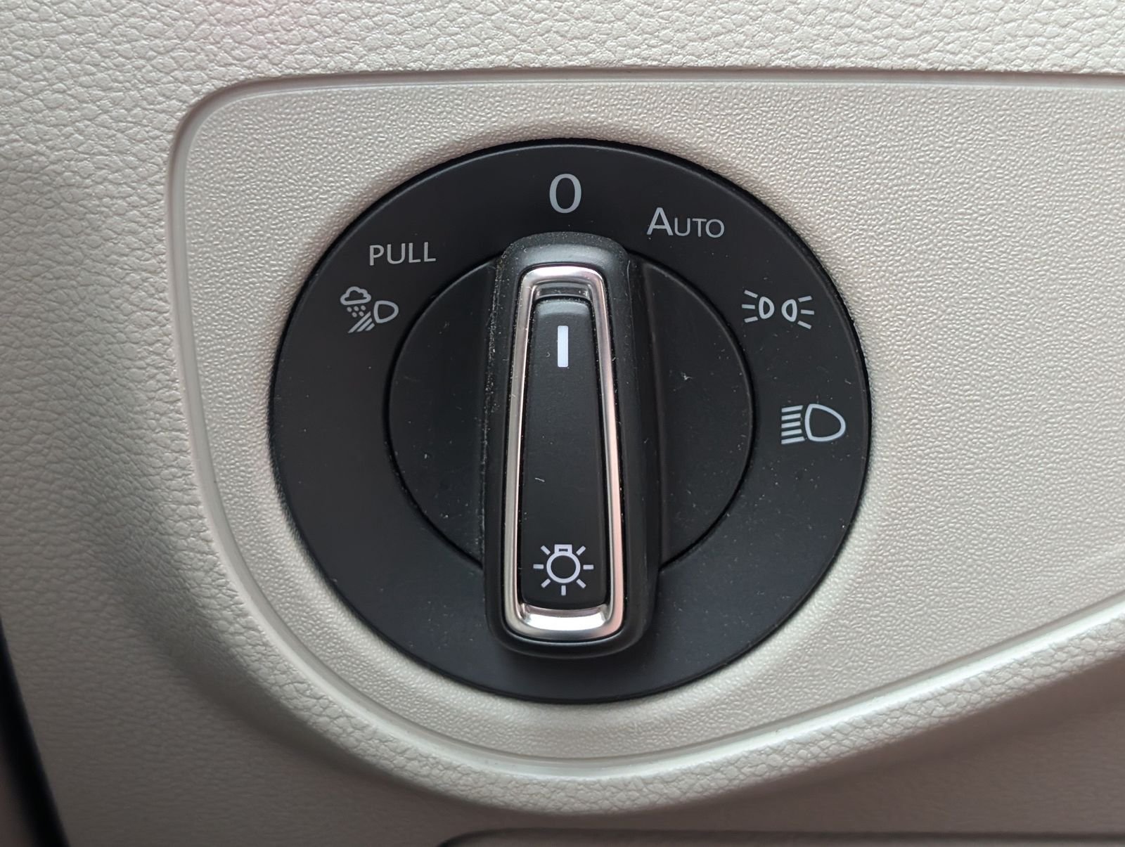 Used 2021 Volkswagen Atlas SEL FWD image 24